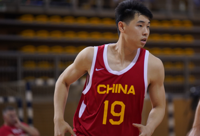 公牛最多领先34分大胜雄鹿：中国血统十号秀19+5+5 四号秀10分